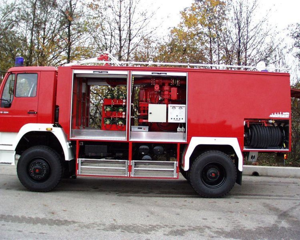 Dry Powder Fire Truck (2)