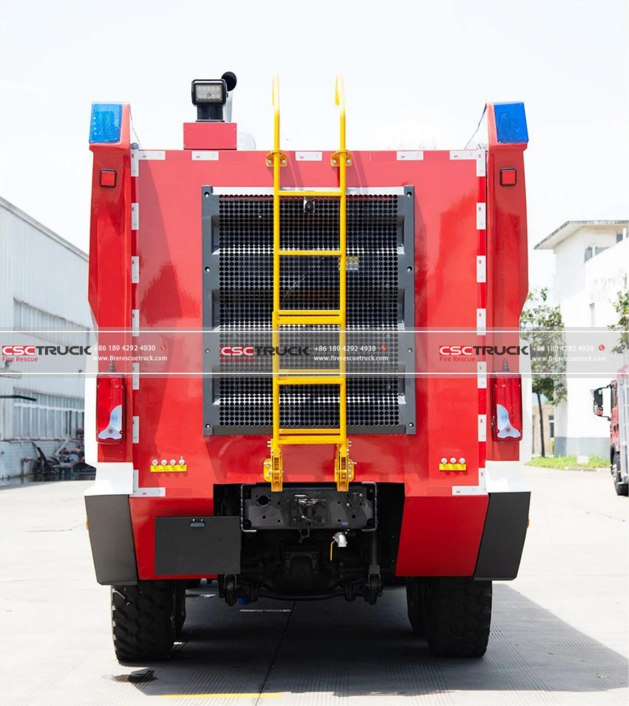 Airport Rescue Fire Fighting Truck (4)