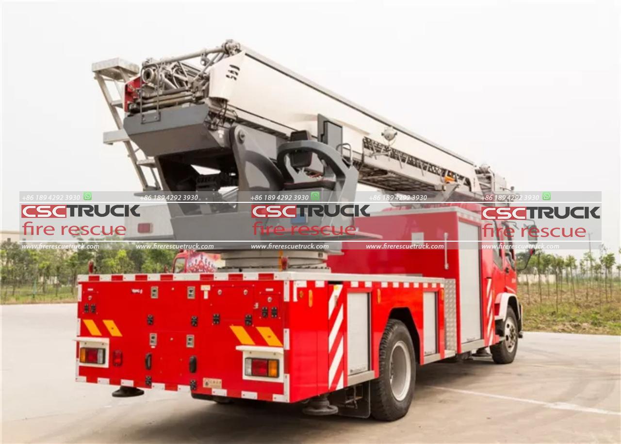 ISUZU 30M Ladder Fire Truck (2) ISUZU 30M Ladder Fire Truck (2)