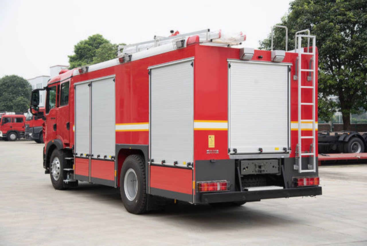 HOWO 6000 Liters CAFS Fire Fighting Truck (4) HOWO 6000 Liters CAFS Fire Fighting Truck (4)