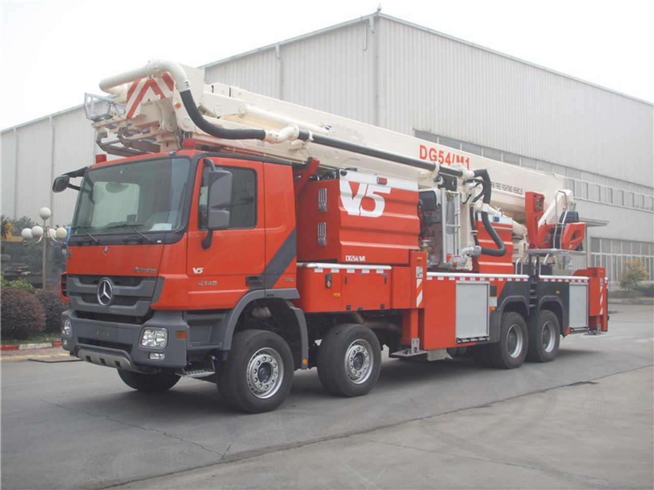 Benz 54M Aerial Platform Fire Truck (2) Benz 54M Aerial Platform Fire Truck (2)