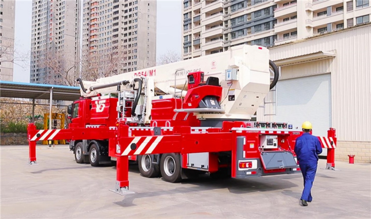 Benz 54M Aerial Platform Fire Truck (5) Benz 54M Aerial Platform Fire Truck (5)