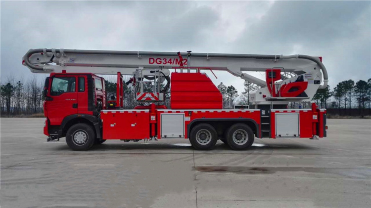 HOWO 34M Aerial Platform Fire Truck (3) HOWO 34M Aerial Platform Fire Truck (3)