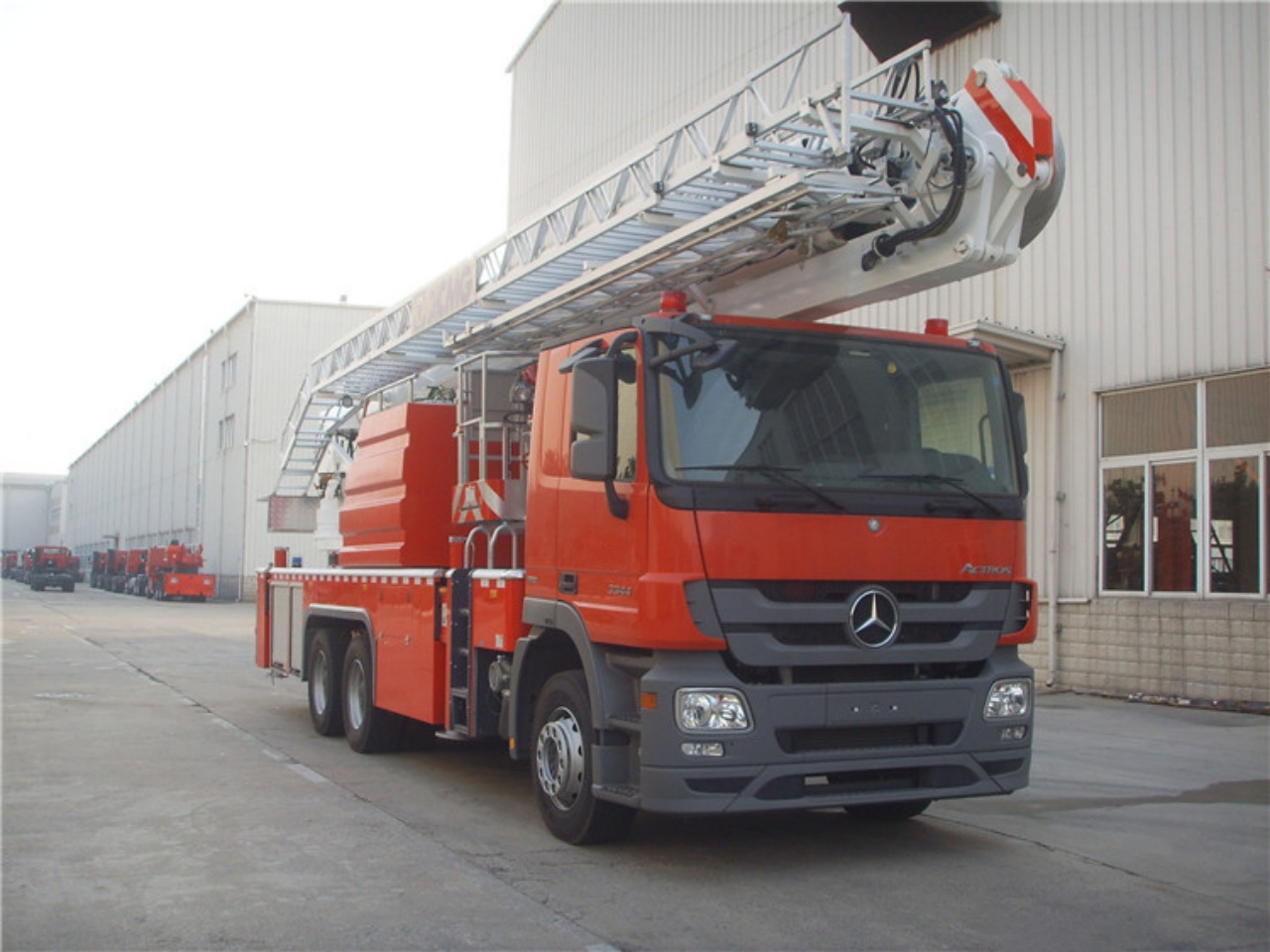 Benz 34M Aerial Platform Fire Truck (2)