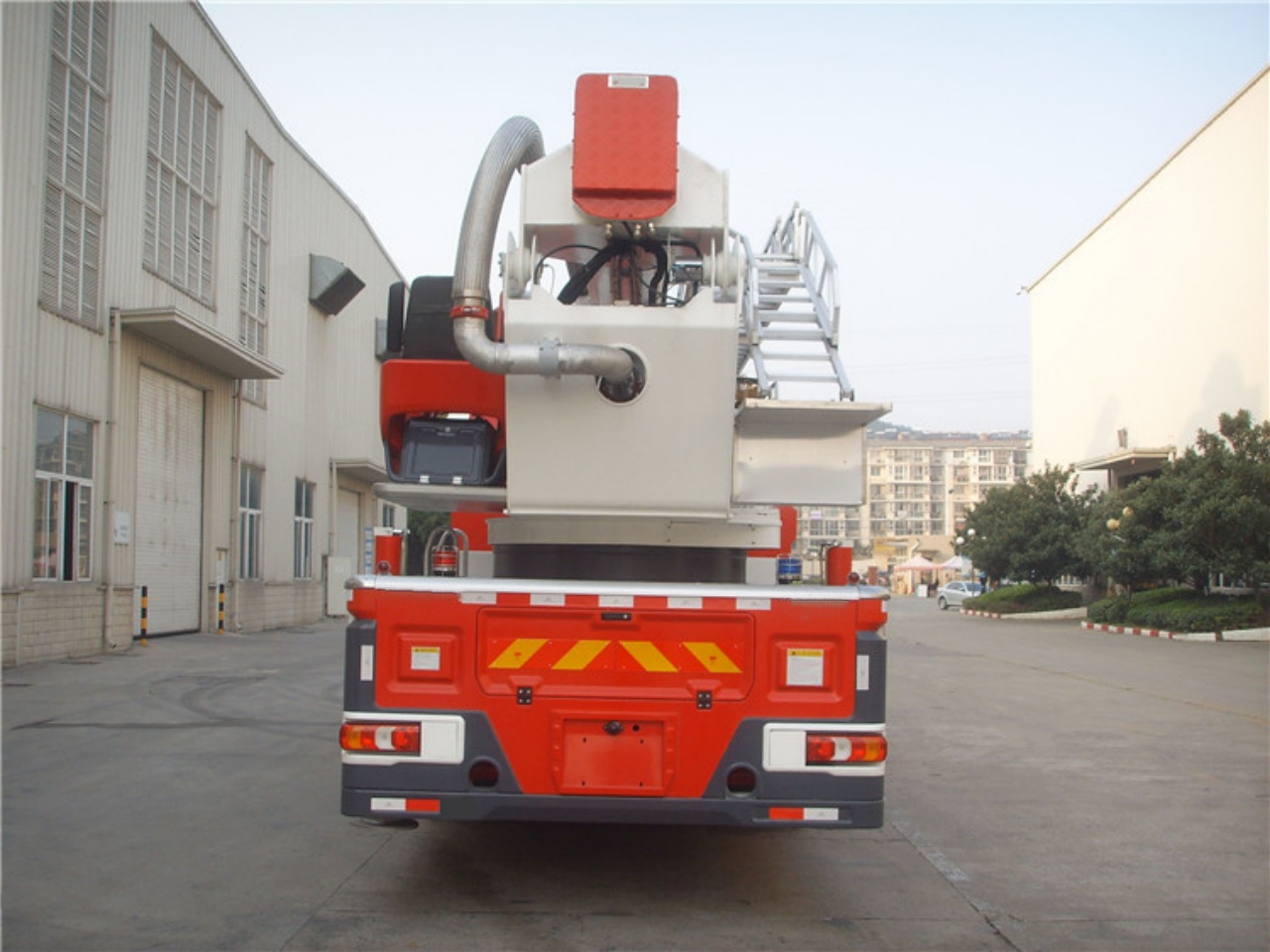 Benz 34M Aerial Platform Fire Truck (6)