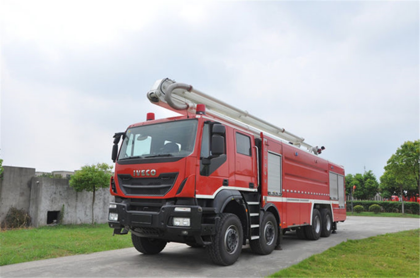 Foam Tower Fire Truck e Fihla UAE ho Ntlafatsa Khatello e Kholo ea ...