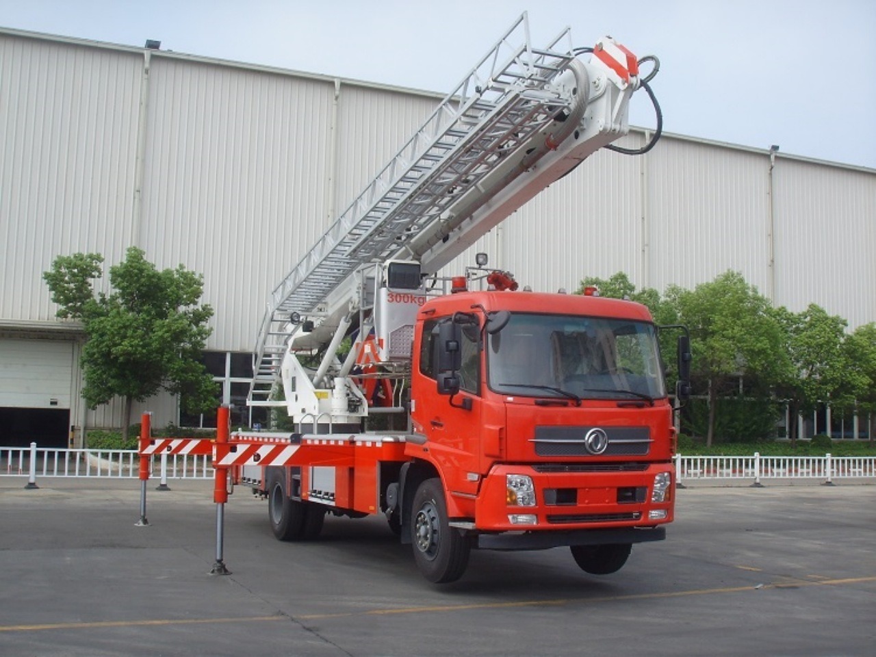22M Aerial Ladder Fire Engine (2)