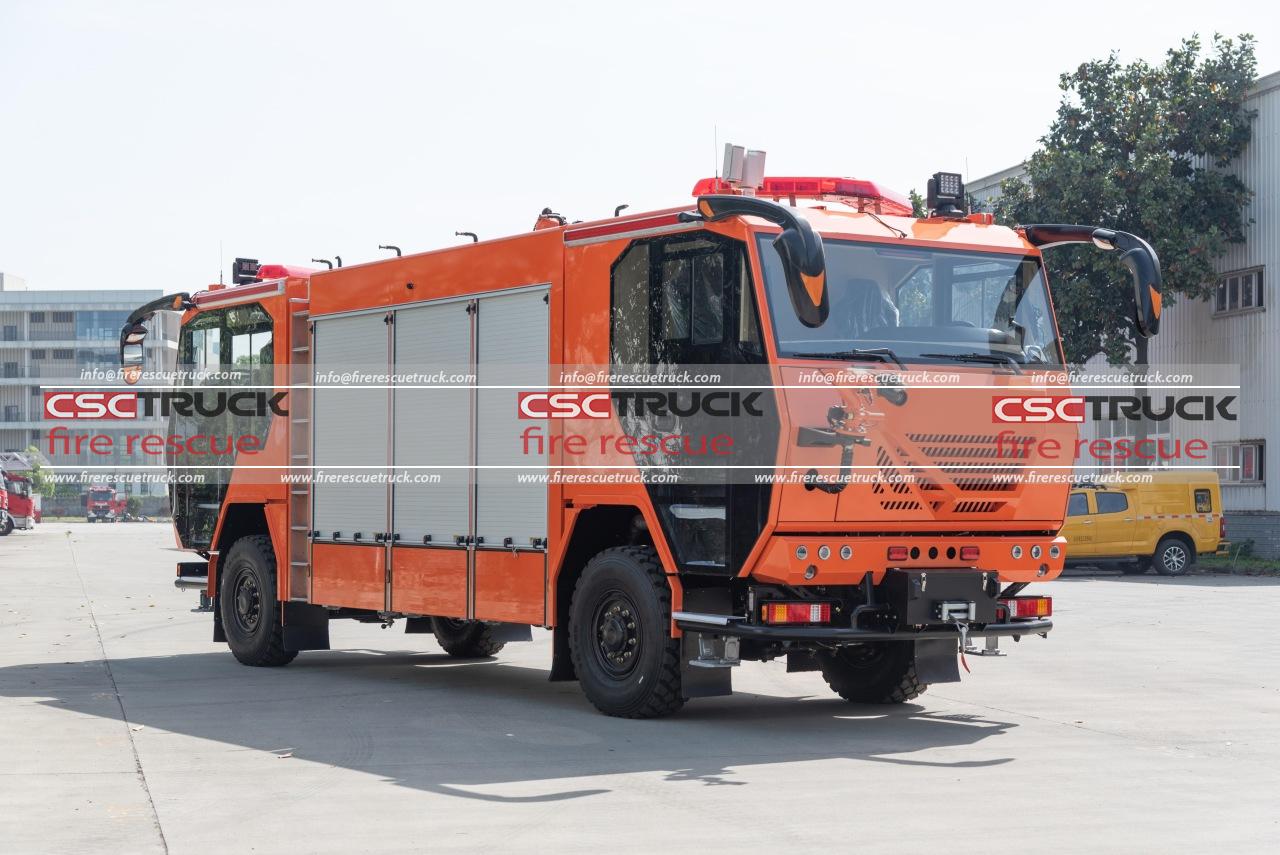 4000 Liters 4WD Bi-Directional Fire Truck (2) 4000 Liters 4WD Bi-Directional Fire Truck (2)