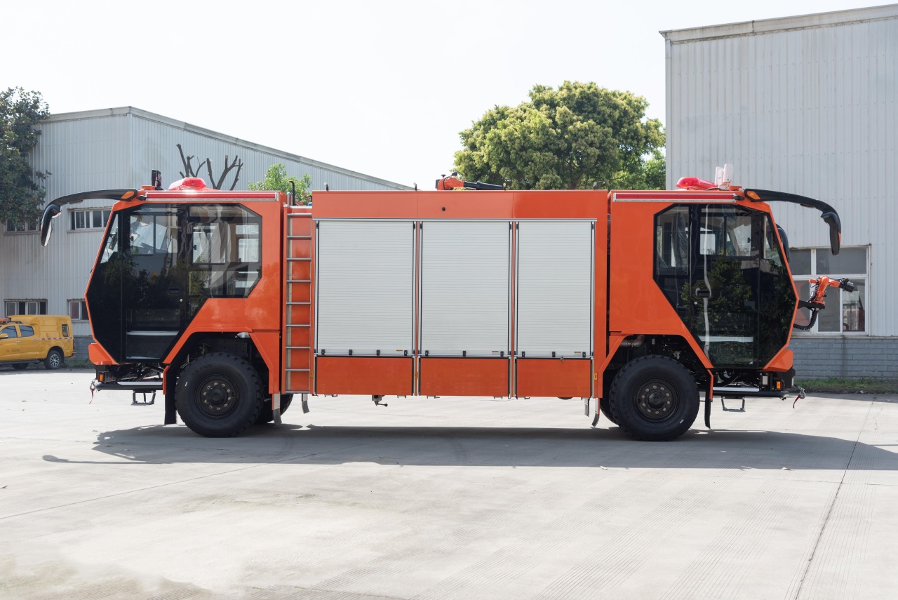 4000 Liters 4WD Bi-Directional Fire Truck (7)