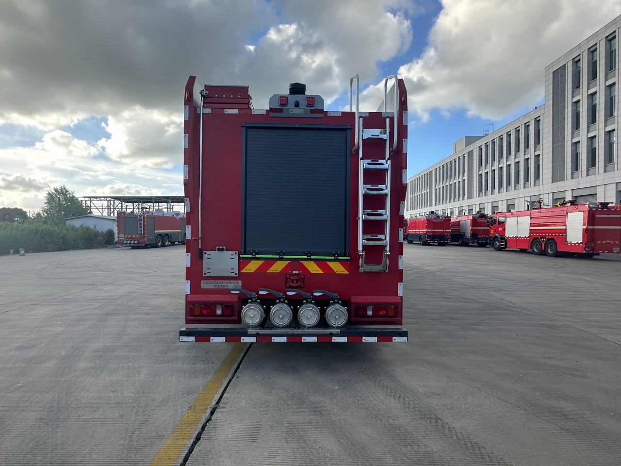 HOWO 15000L Water Foam Fire Truck (5)