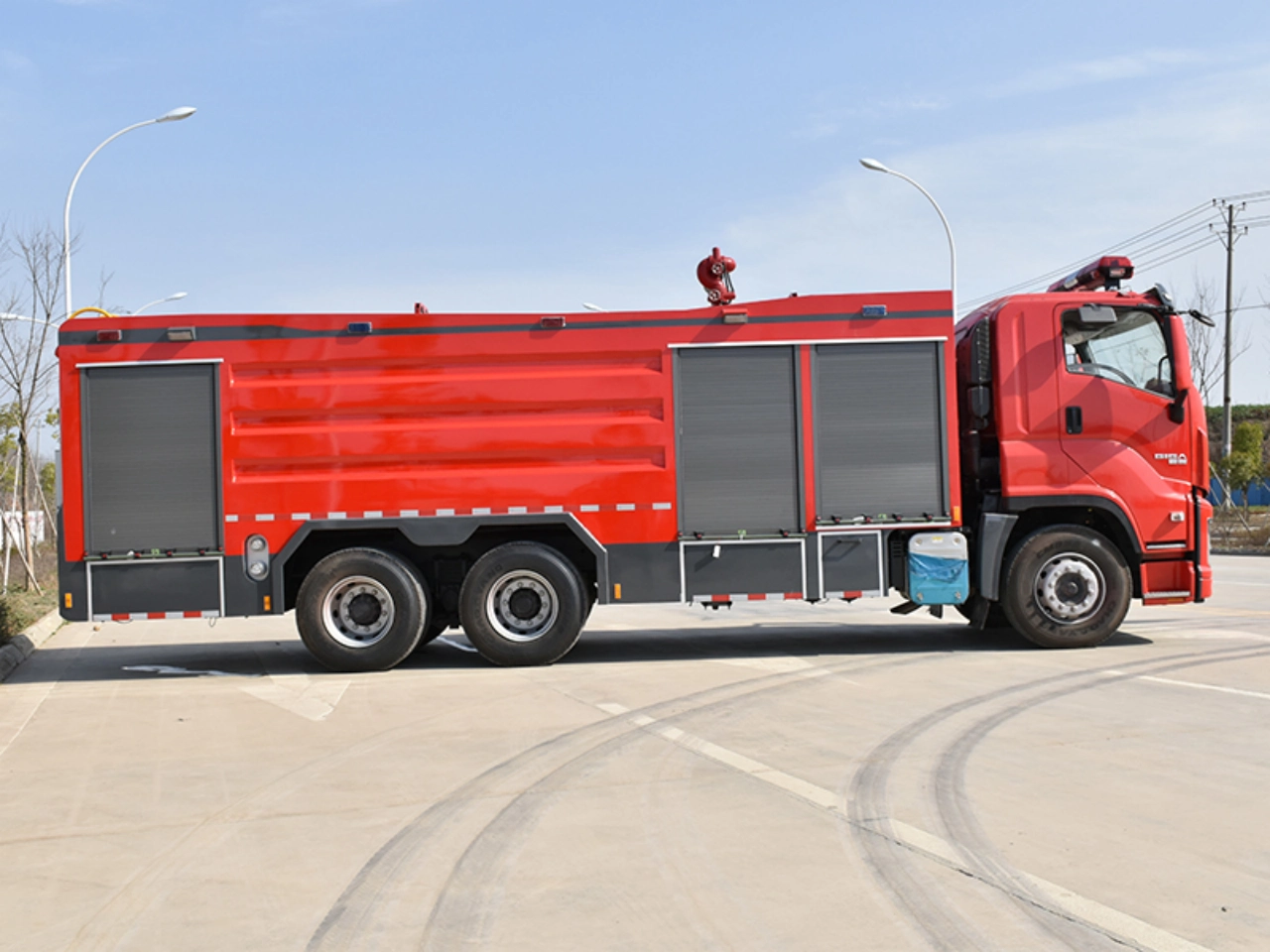 ISUZU 15000L Water Tanker Fire Truck (2)