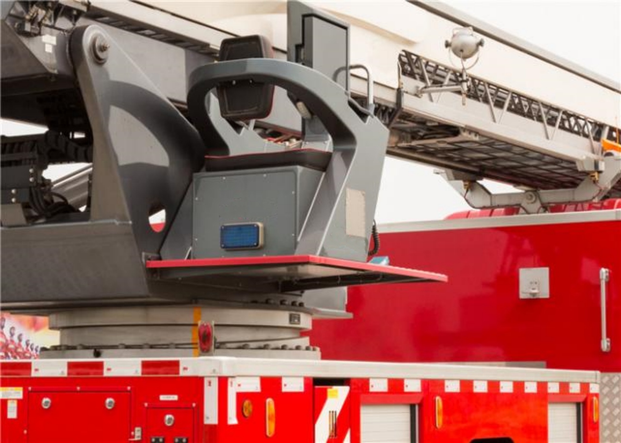 ISUZU 30M Ladder Fire Truck (3)