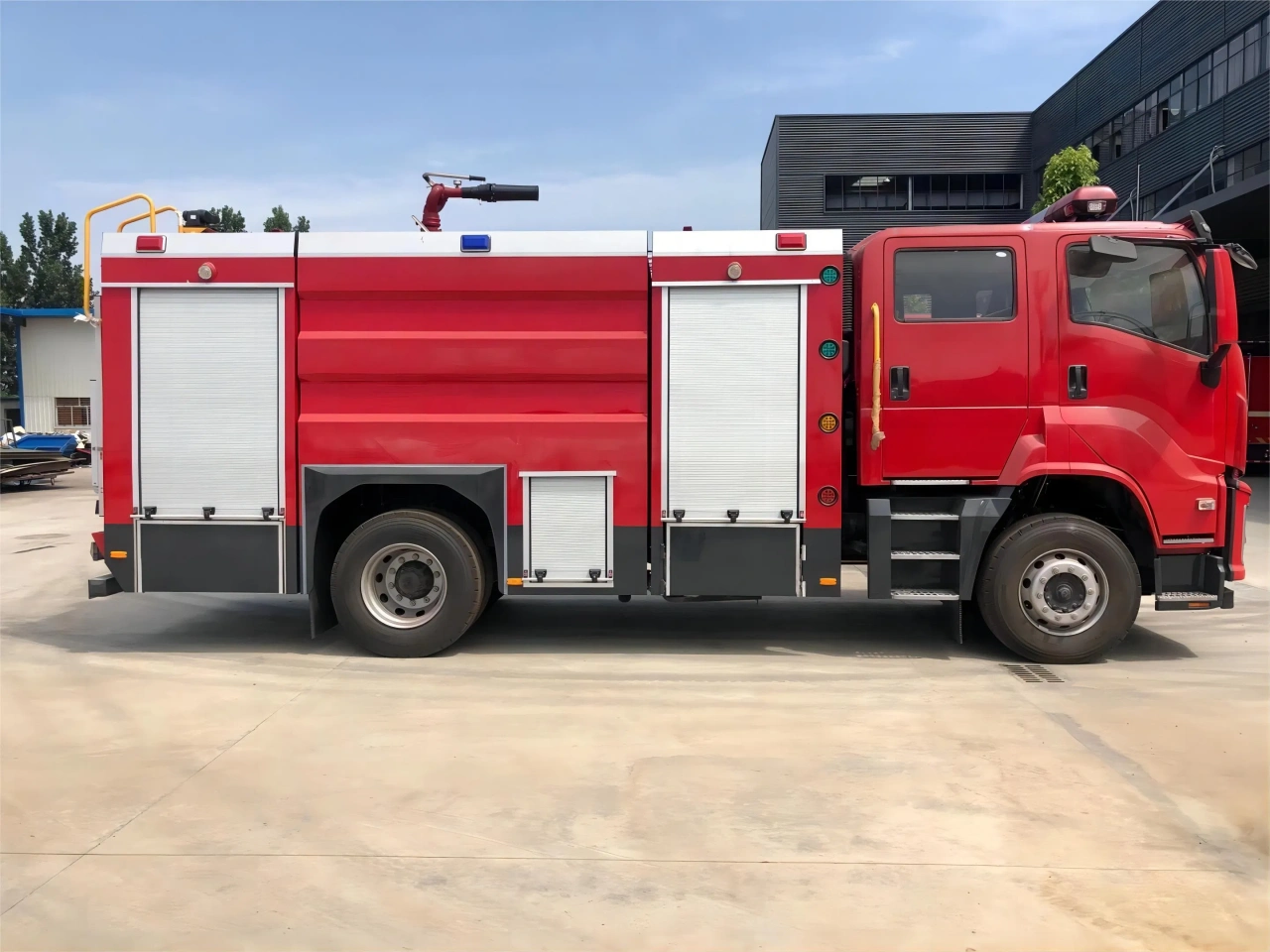 ISUZU FVR 8 CBM Pumper Fire Truck (4)