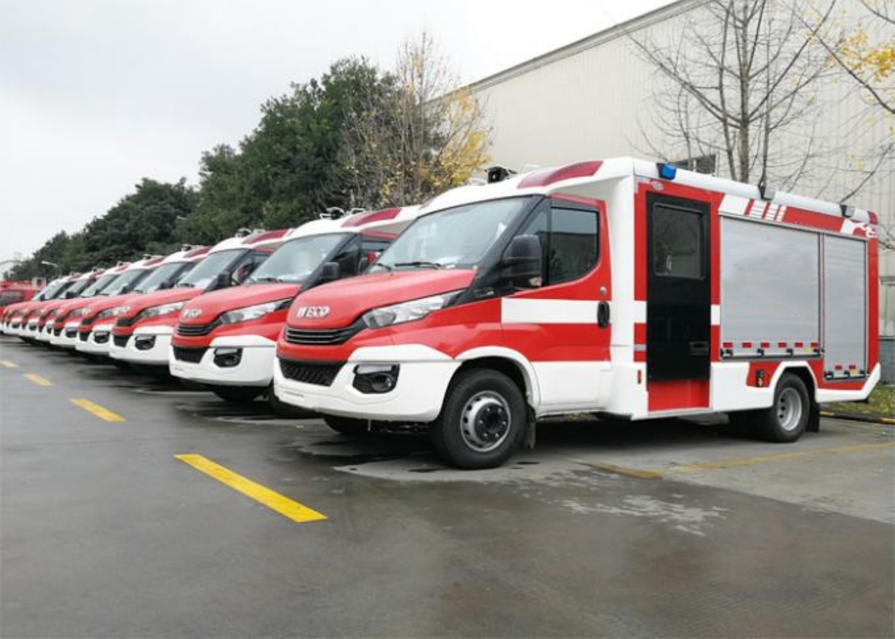IVECO 3000 Liters Small Water Fire Truck (5)