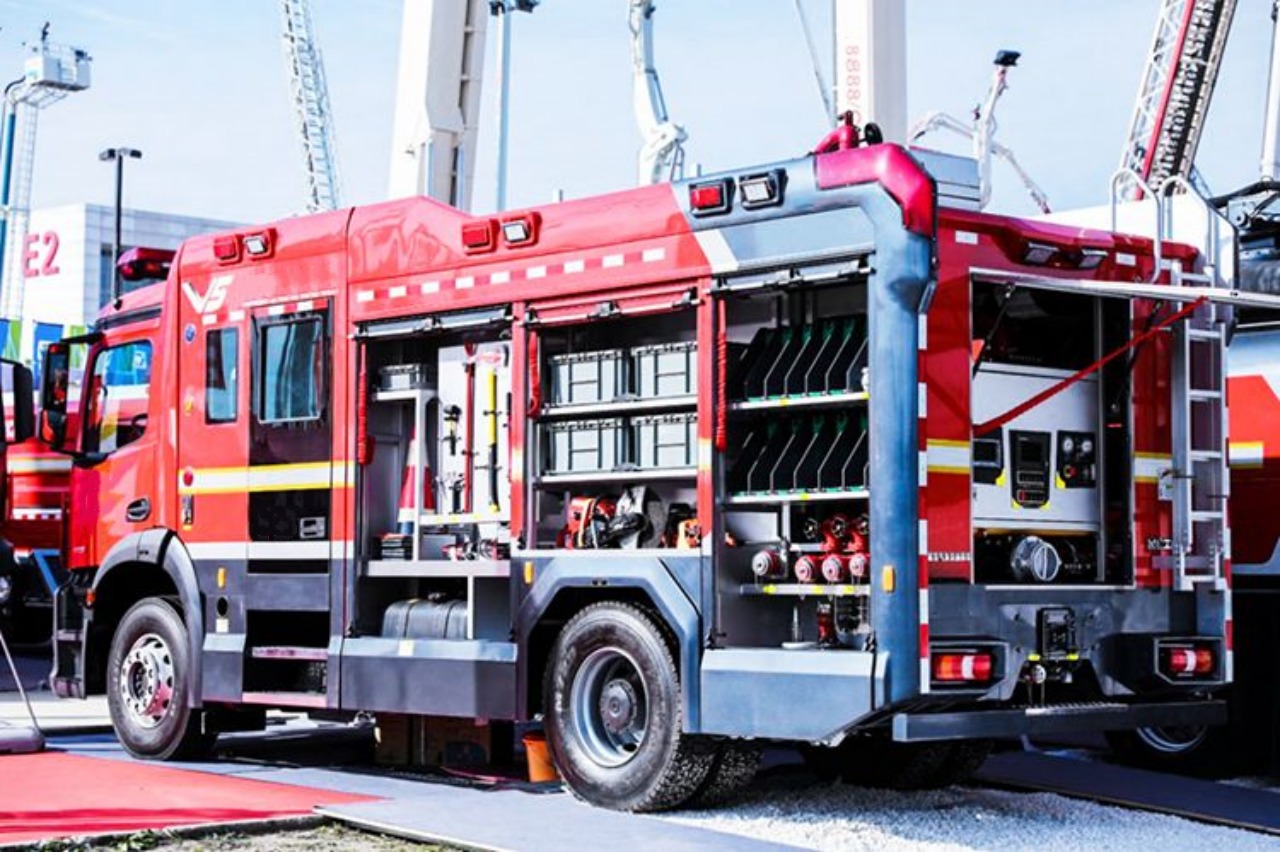 MAN 5Ton Water Foam Fire Truck (6)