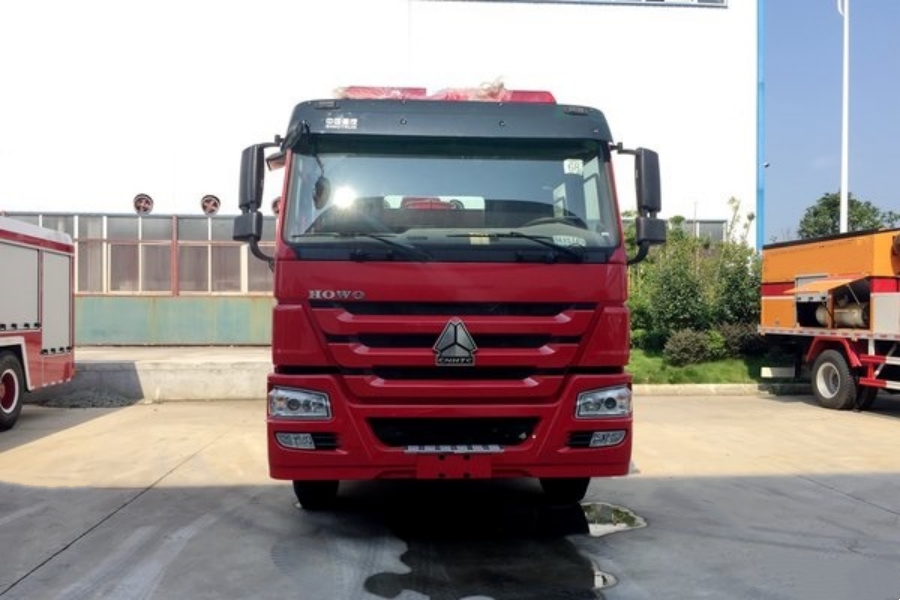 280-Horsepower 10-Liter Engine — HOWO 8-ton Single-Axle Water Tank Fire Truck! (3)