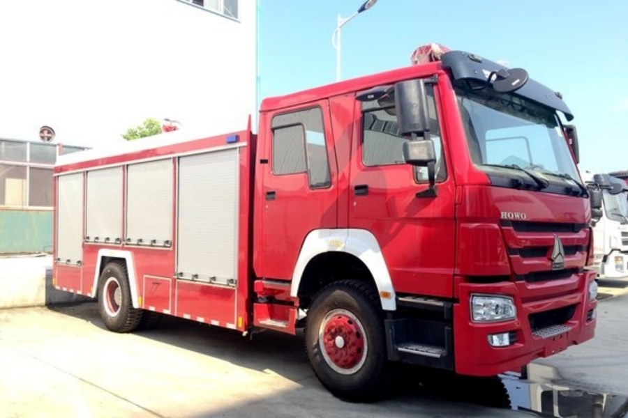 280-Horsepower 10-Liter Engine — HOWO 8-ton Single-Axle Water Tank Fire Truck! (4)