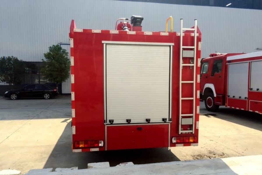 280-Horsepower 10-Liter Engine — HOWO 8-ton Single-Axle Water Tank Fire Truck! (5)