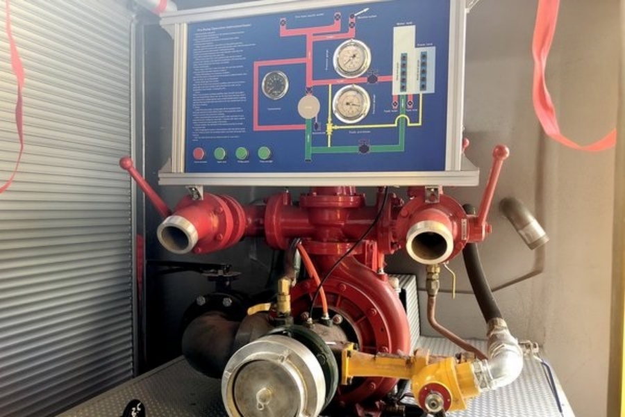280-Horsepower 10-Liter Engine — HOWO 8-ton Single-Axle Water Tank Fire Truck! (7)
