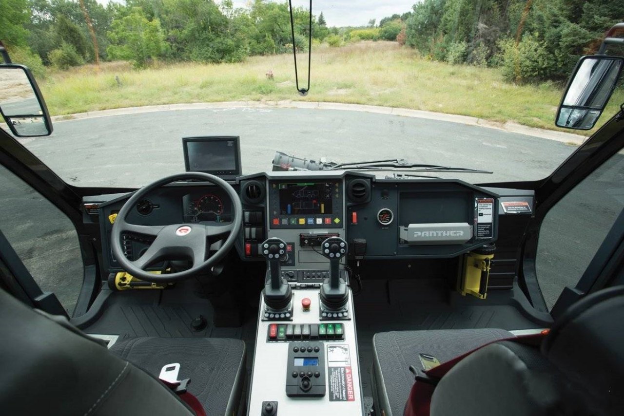 Airport Rescue Fire Fighting Truck (13)