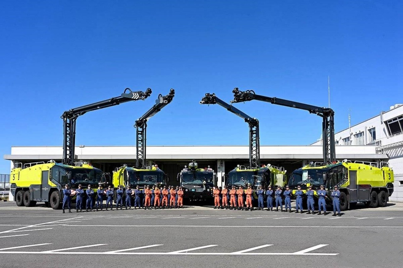 Airport Rescue Fire Fighting Truck (17)
