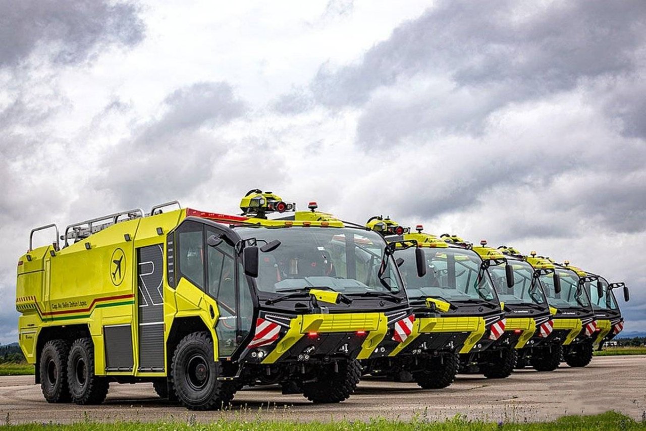 Airport Rescue Fire Fighting Truck (9)