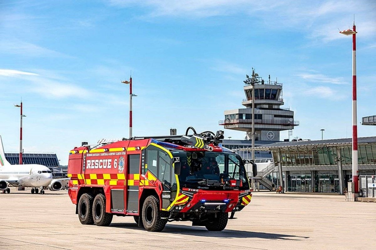 Airport Rescue Fire Fighting Truck