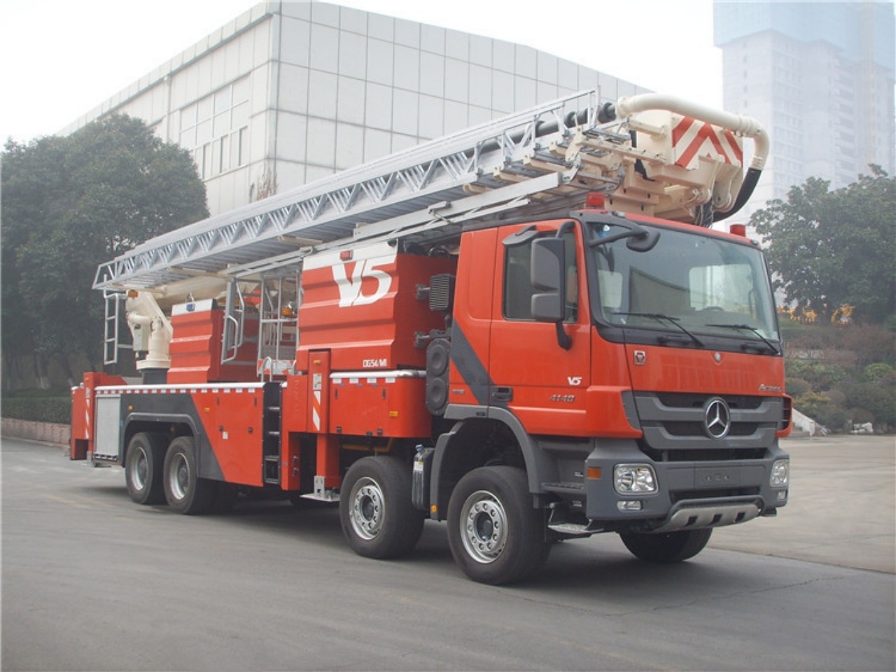 Benz 54M Aerial Platform Fire Truck (3)