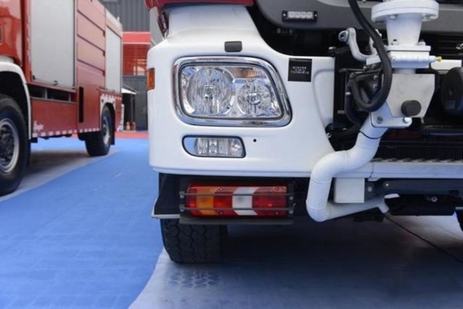 Can You Make a U-turn in Minutes The Ziegler Dual-cab Fire Truck is Here! (9)