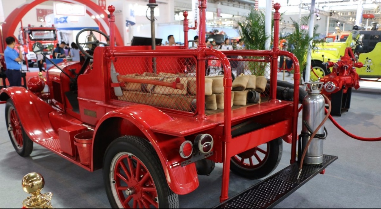 Century-Old Fire Truck A 1926 Ford Model T Fire Engine (16)