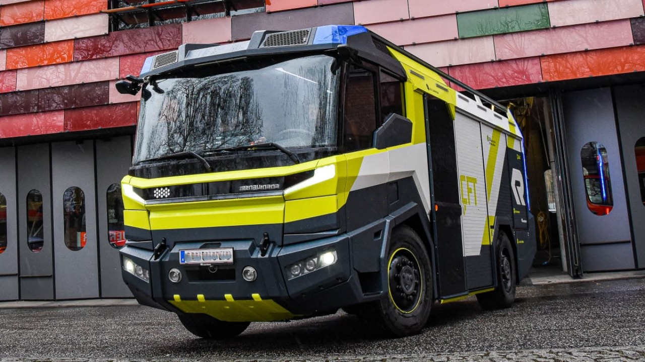 Electric and hybrid fire trucks