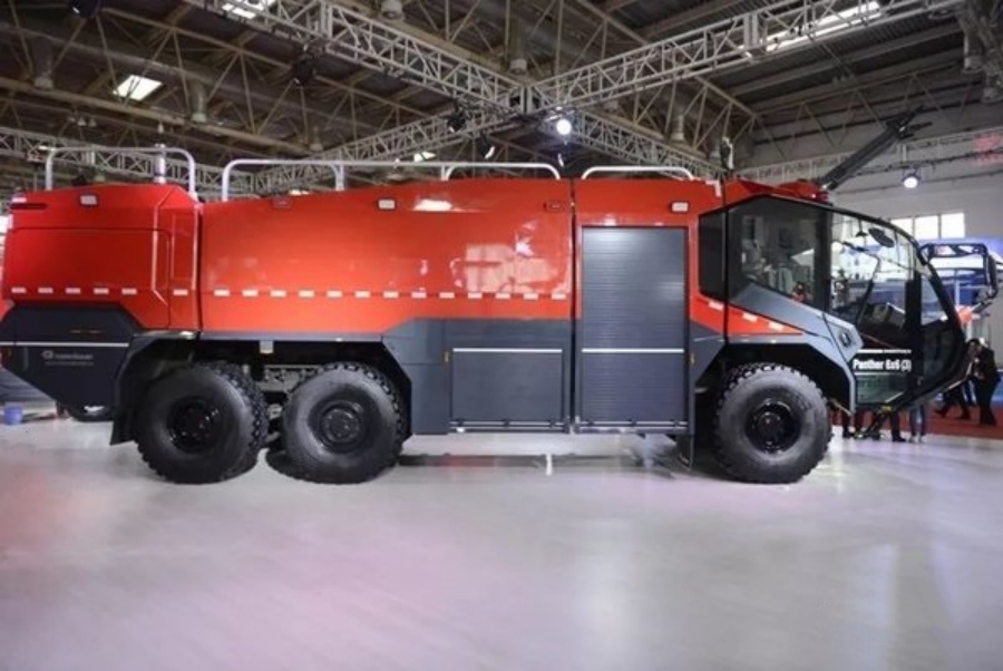 Get up Close with the Rosenbauer Panther Airport Fire Truck (13)