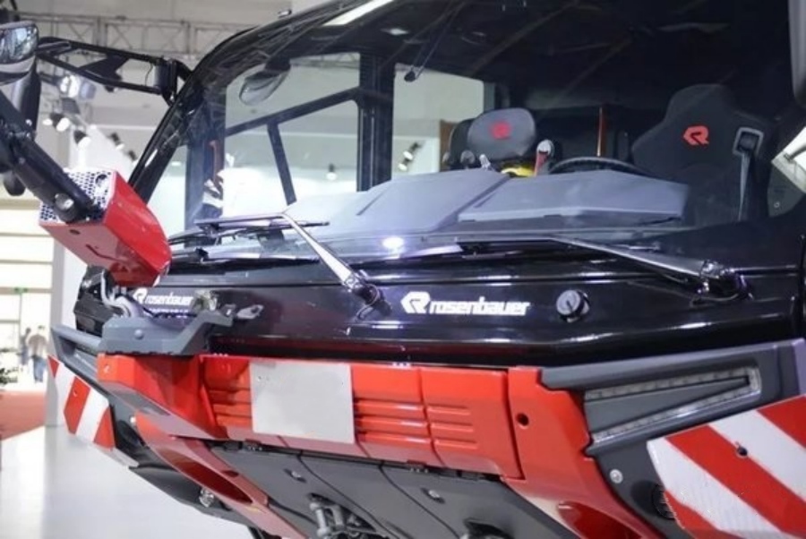 Get up Close with the Rosenbauer Panther Airport Fire Truck (3)