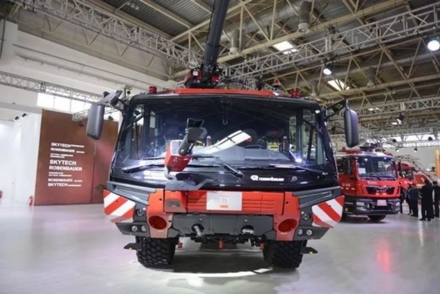 Get up Close with the Rosenbauer Panther Airport Fire Truck (4)