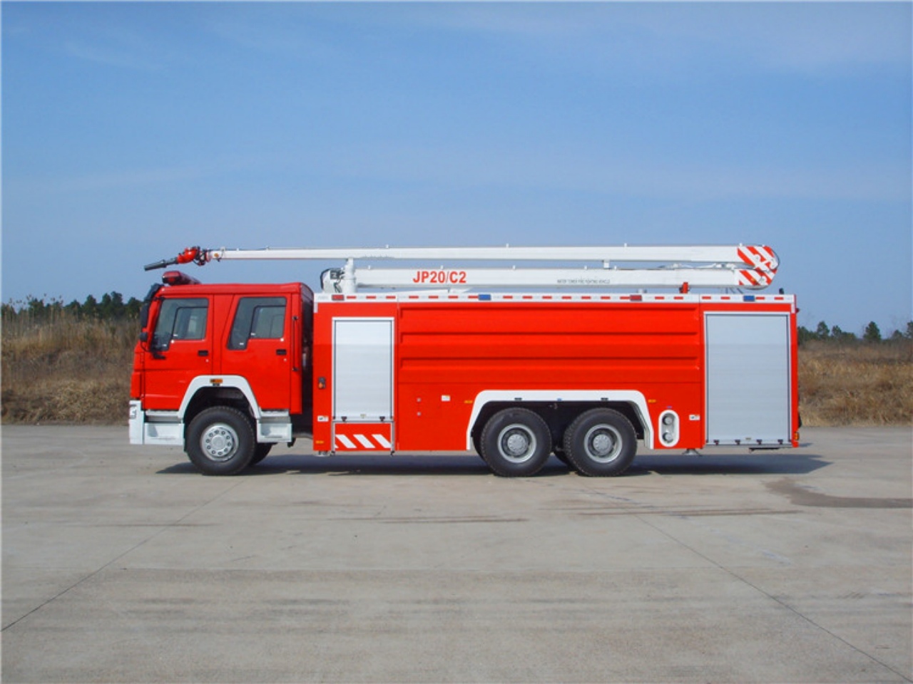 HOWO 20M Water Foam Fire and Truck (4)