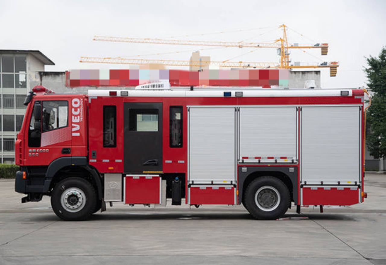 IVECO 4000 Liters CAFS Fire Engine (2)