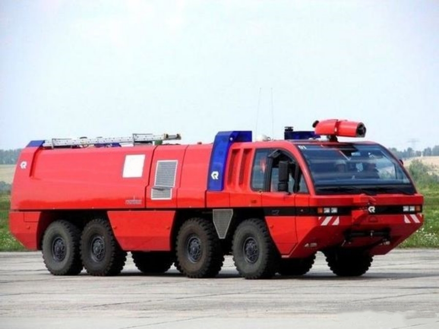 Introduction about the First-generation Panther Airport Fire Truck in the 1990s (2)