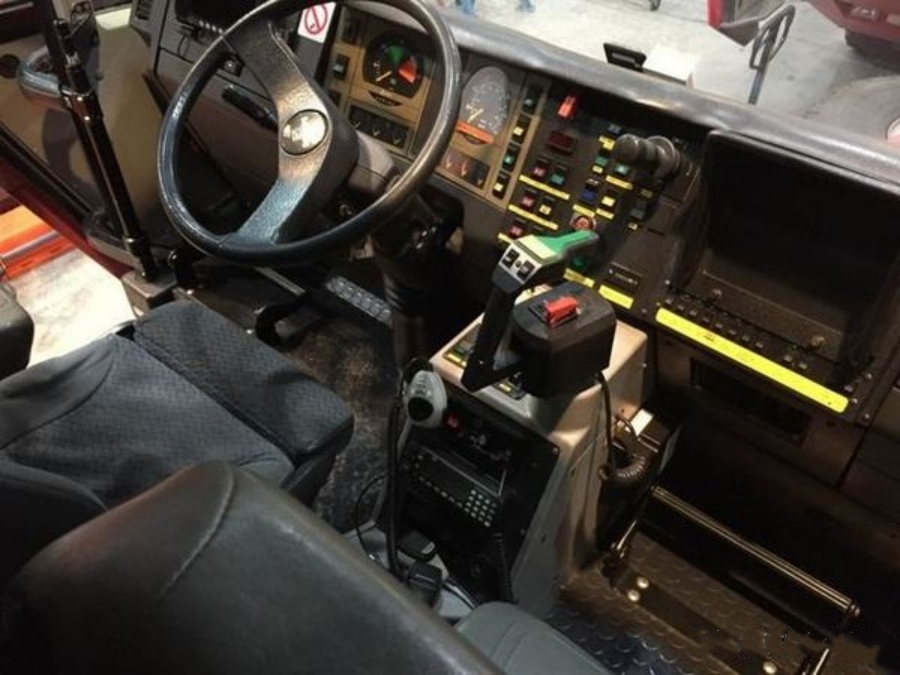 Introduction about the First-generation Panther Airport Fire Truck in the 1990s (8)