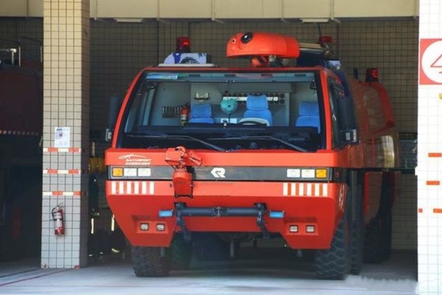 Introduction about the First-generation Panther Airport Fire Truck in the 1990s (9)