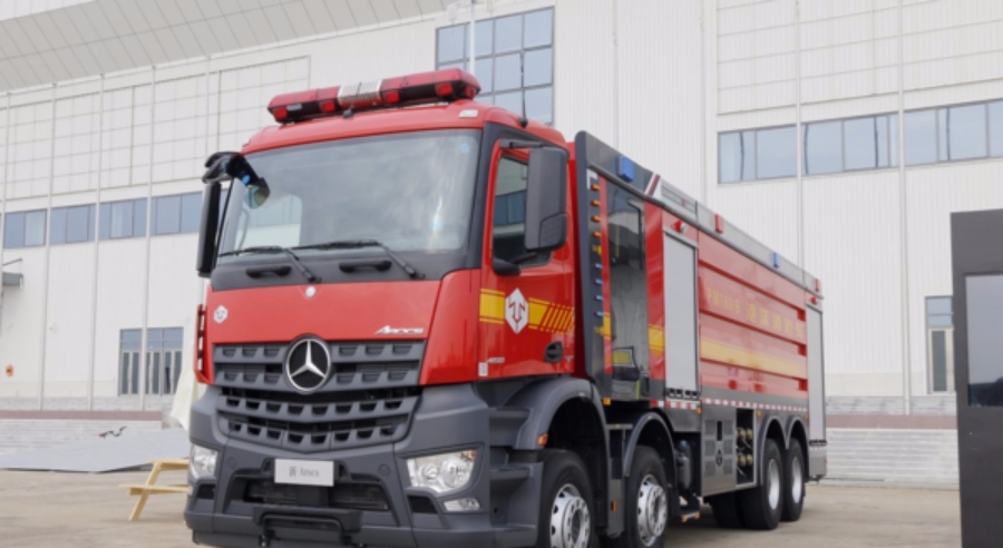Mercedes-Benz Arocs All-terrain Chassis, 578-horsepower Fire Truck! (3)
