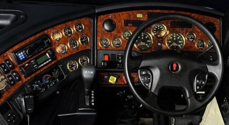 Powered by 550-Horsepower Engine The 4x2 Oshkosh Arrow XT Fire Truck! (14)