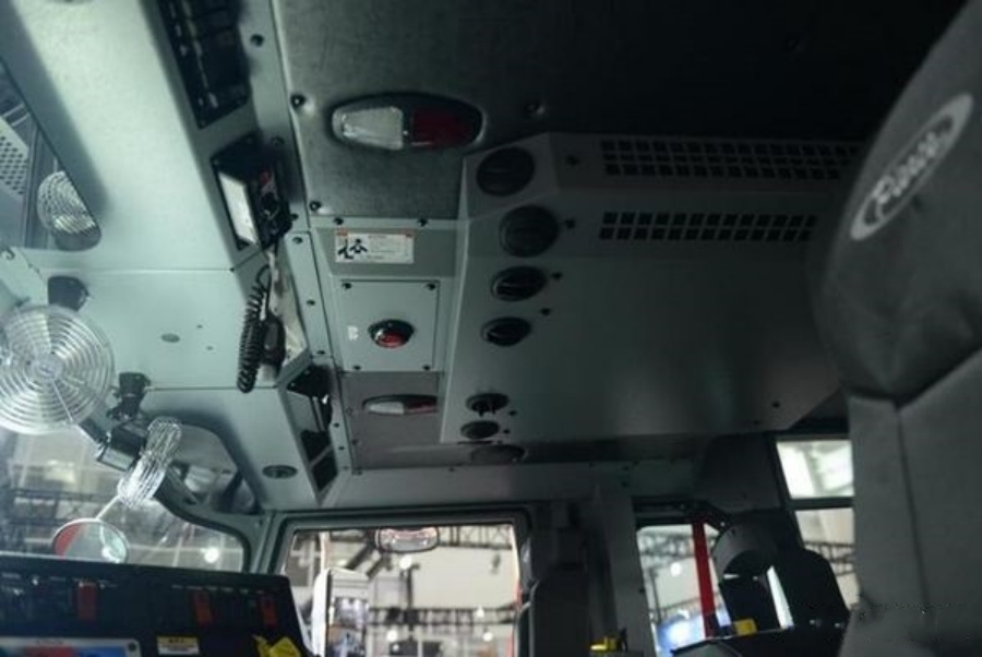 Powered by 550-Horsepower Engine The 4x2 Oshkosh Arrow XT Fire Truck! (16)