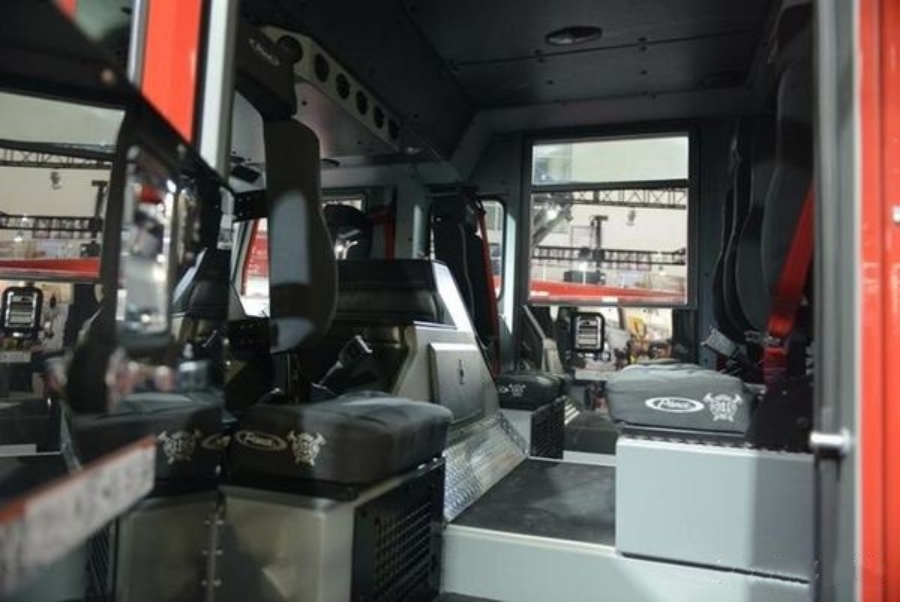Powered by 550-Horsepower Engine The 4x2 Oshkosh Arrow XT Fire Truck! (17)