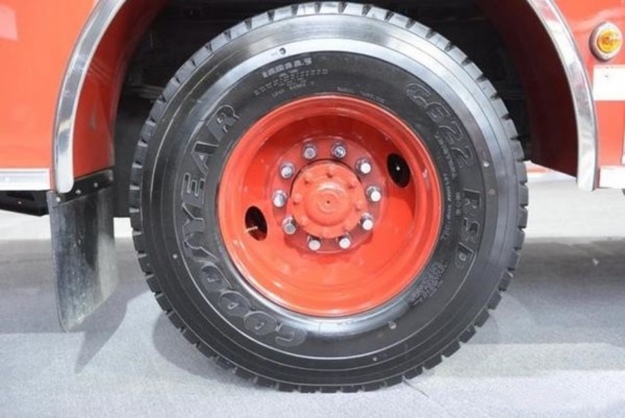 Powered by 550-Horsepower Engine The 4x2 Oshkosh Arrow XT Fire Truck! (19)