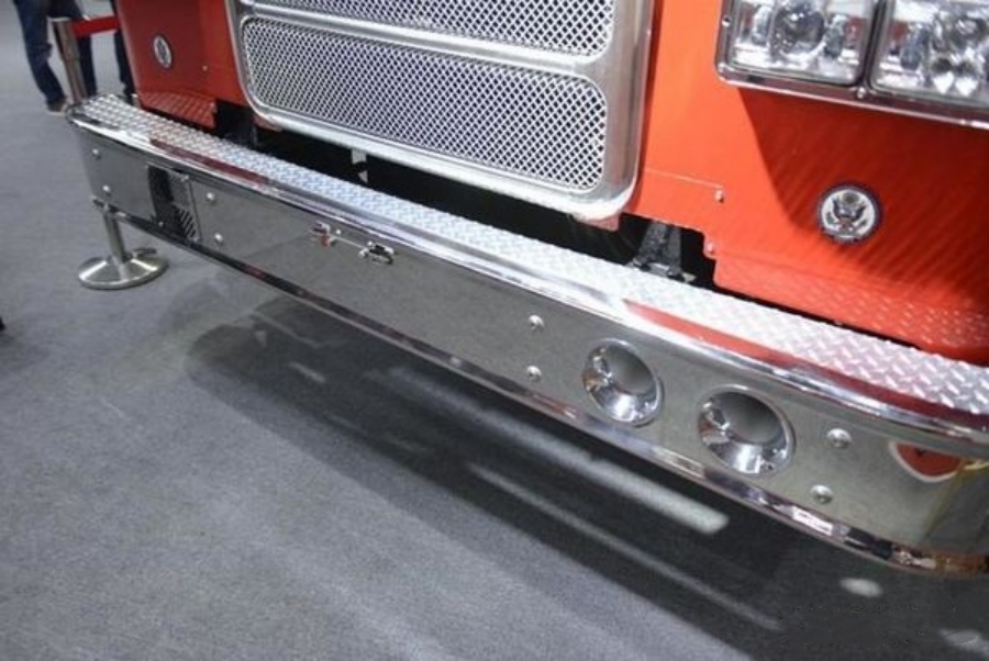 Powered by 550-Horsepower Engine The 4x2 Oshkosh Arrow XT Fire Truck! (3)