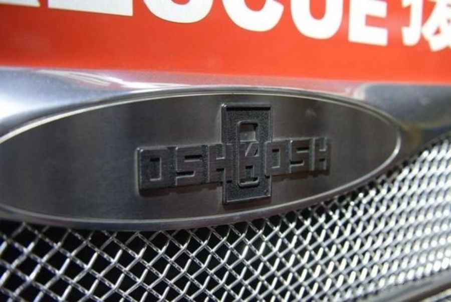 Powered by 550-Horsepower Engine The 4x2 Oshkosh Arrow XT Fire Truck! (5)