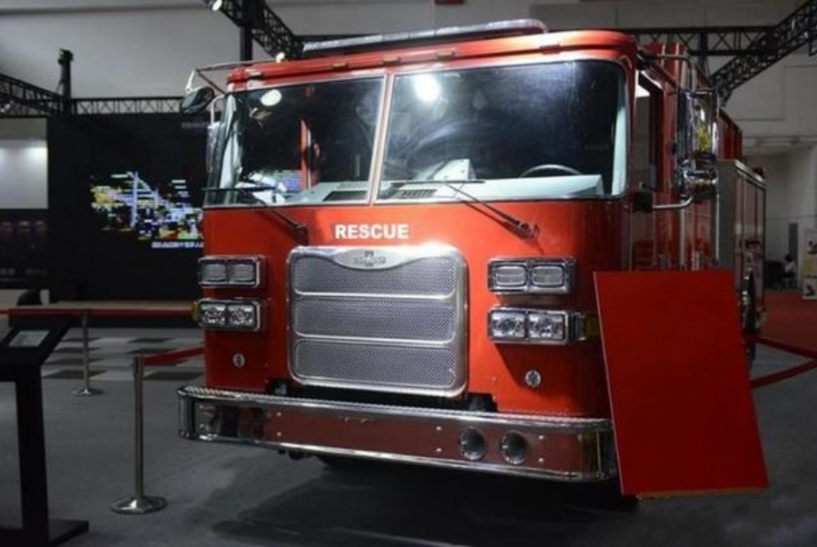 Powered by 550-Horsepower Engine The 4x2 Oshkosh Arrow XT Fire Truck!