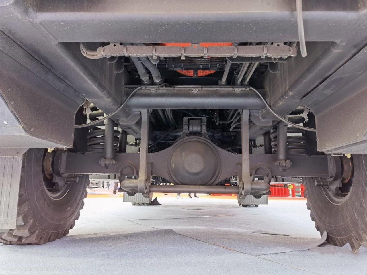 Powered by 770 Horsepower Engine Exploring the Ziegler 4x4 Airport Fire Truck (3)