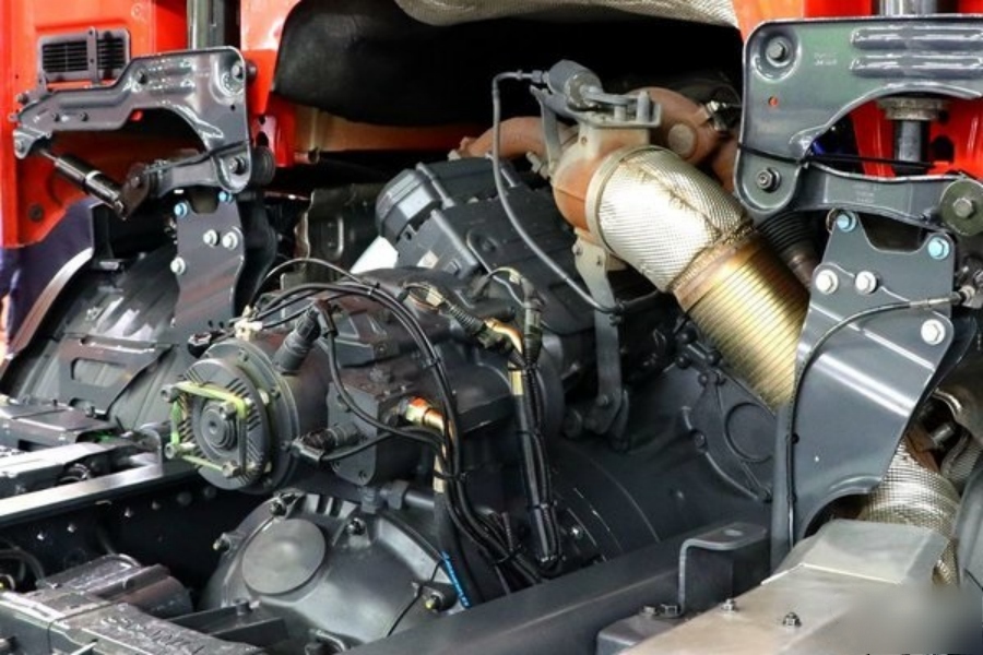 Powerful Performance! Scania R650 V8 Fire Truck Overview (25)