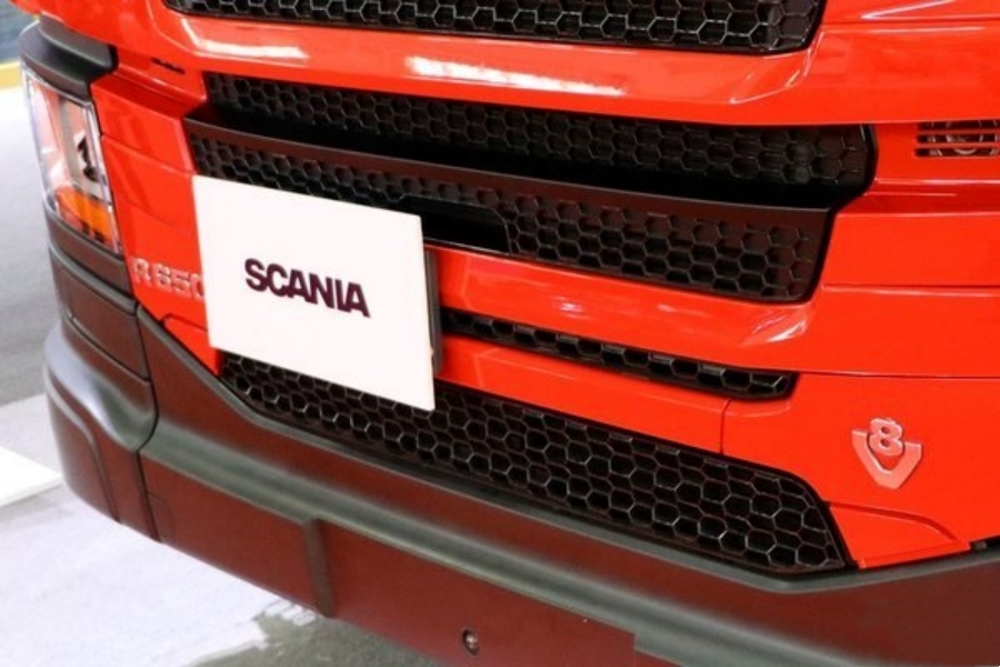 Powerful Performance! Scania R650 V8 Fire Truck Overview (4)
